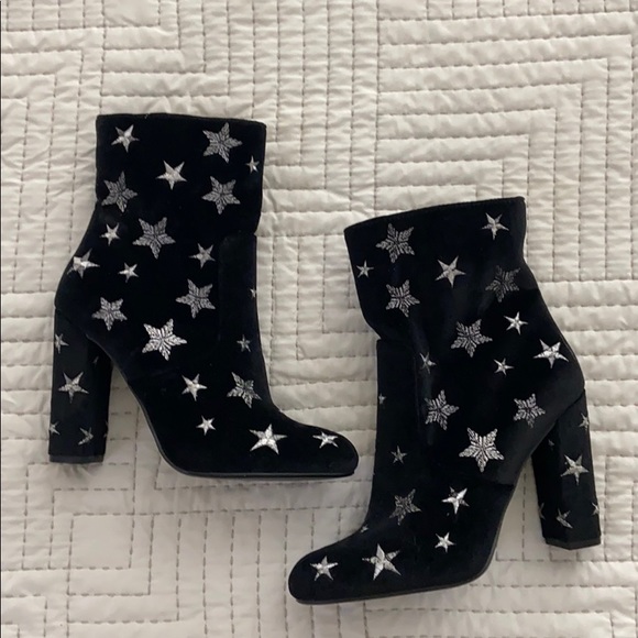 Steve Madden Shoes - Star print block heel Steve Madden boots